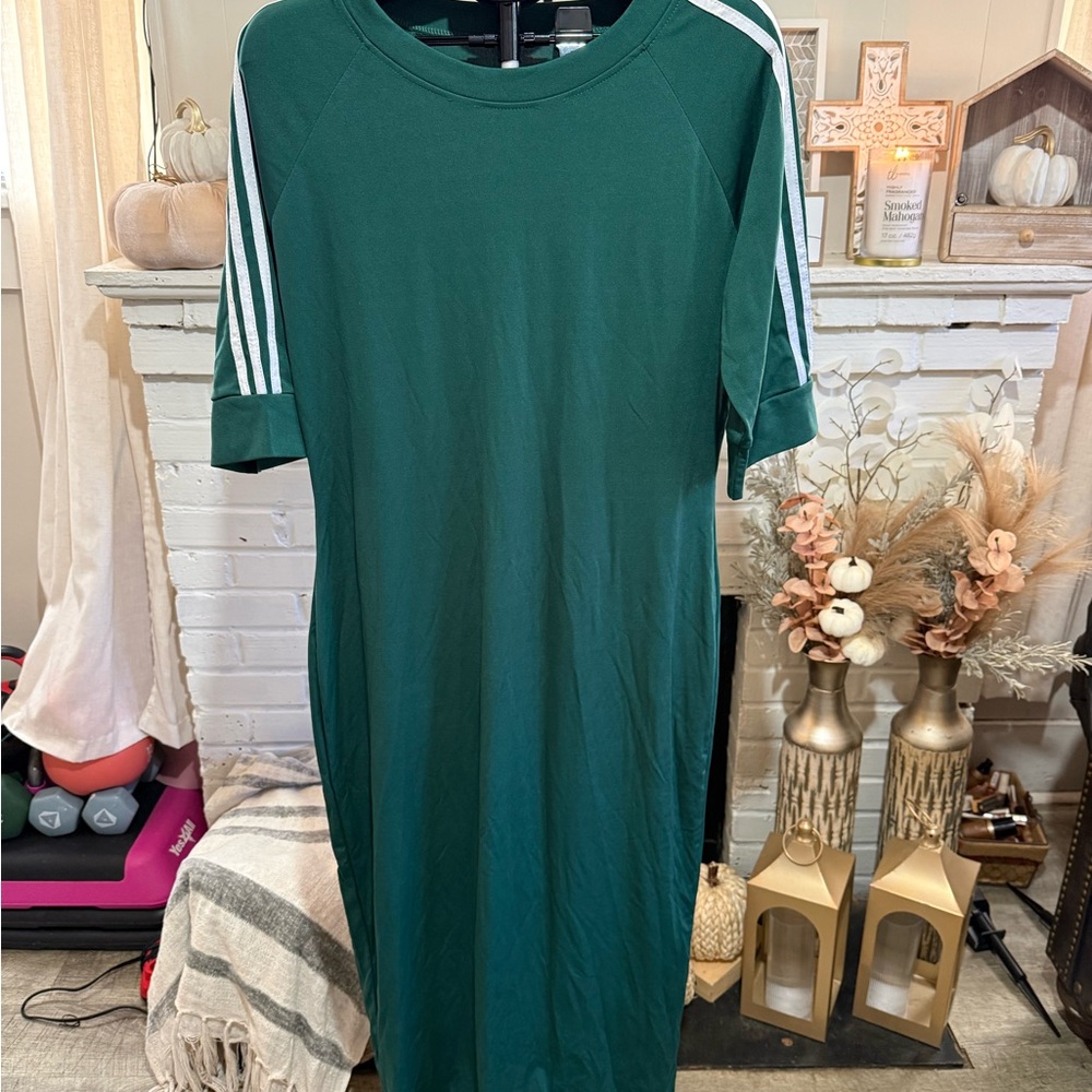 Elegant Green Midi Dress with White Stripes